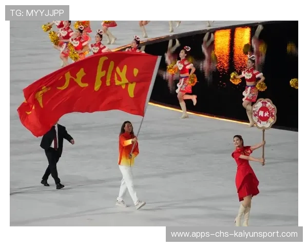 湖北代表团亮相全运会，奥运冠军郑钦文担任旗手，展现体育强省新风采