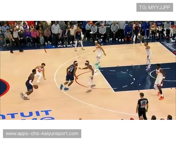 尼克斯哈特飞身拼抢,前场板一把抓走 尼克斯哈特飞身拼抢,前场板一把抓走